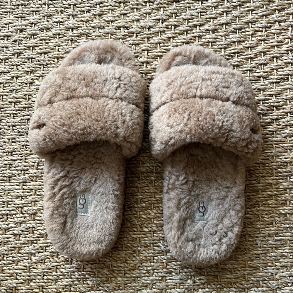 Ugg Cozetta Curly Slipper, size 7